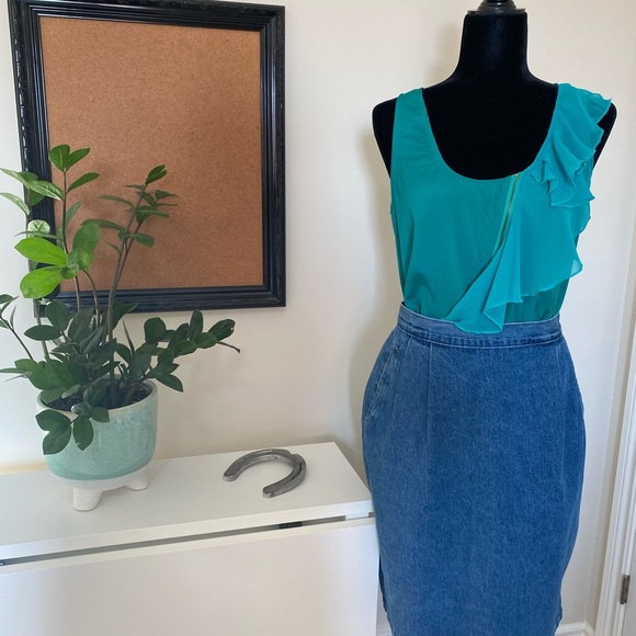 Flowy Asymmetrical Teal Blouse - Picture 6 of 6